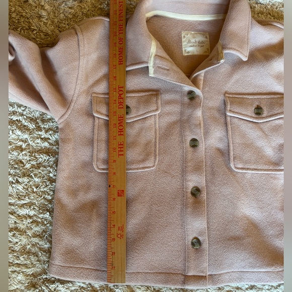 Altar’d State Women's Light Pink Button Up Cropped Fleece Jacket Size Large - Picture 7 of 9